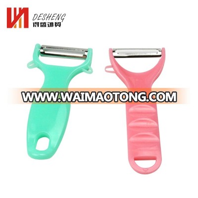 Multi-functional Plastic Handle Fruit and Vegetable Peeler